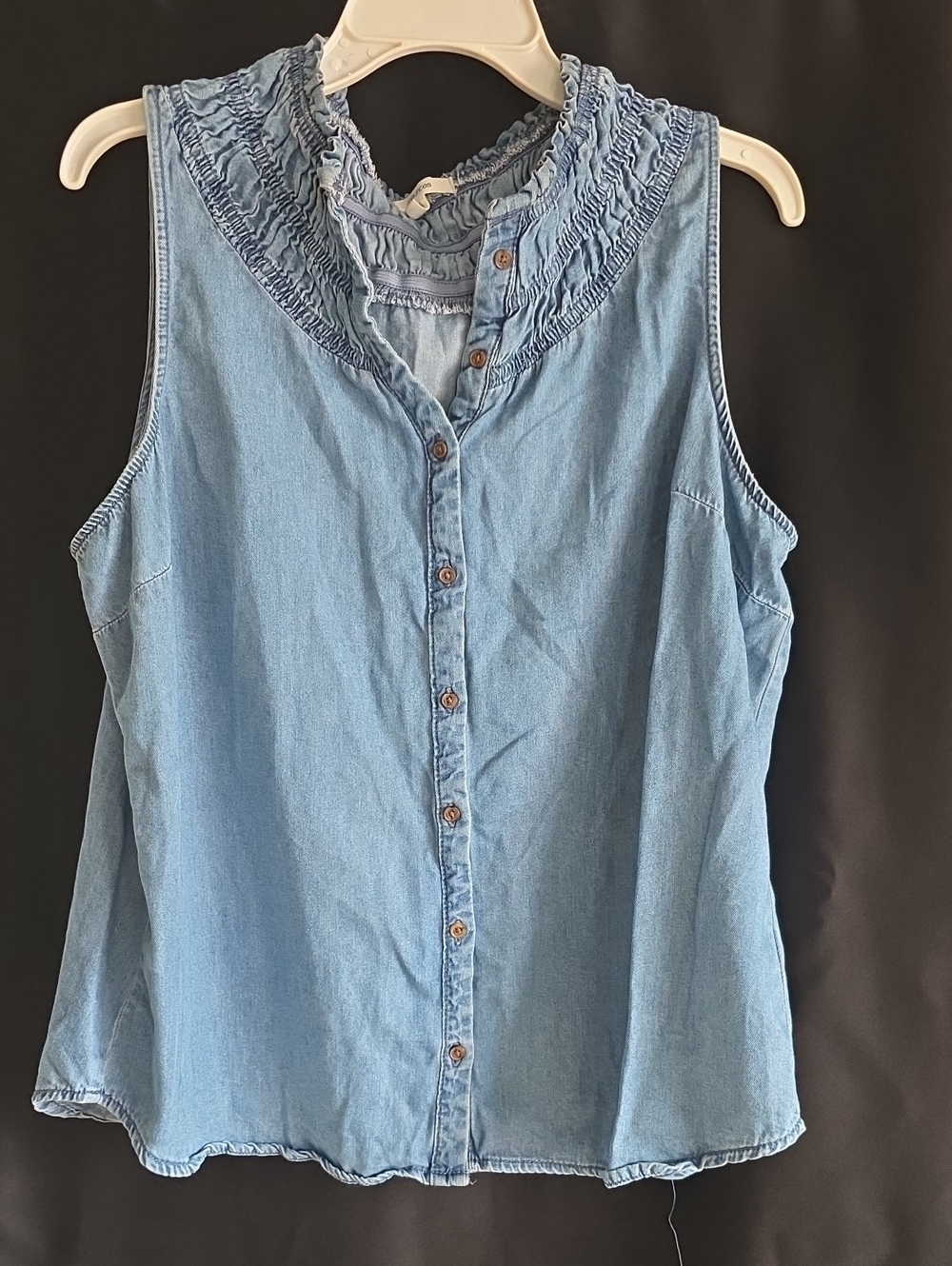 Maurices Light Blue Sleeveless Button-Down Denim Top 0X